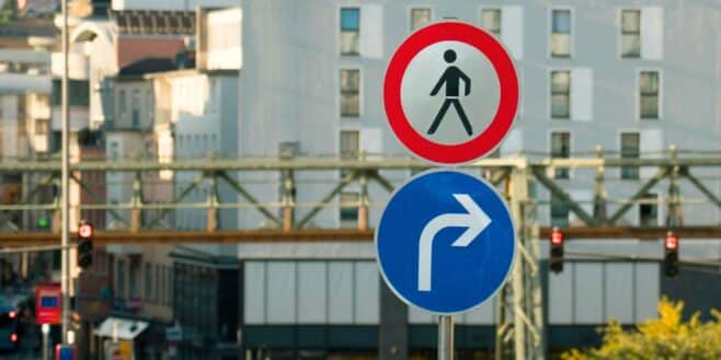 « Peu de conducteurs le savent » : ce que signifie vraiment un panneau retourné