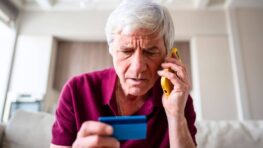 Arnaques : attention, de nombreuses personnes âgées se font arnaquer dans des parkings