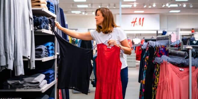 Ce sweat-shirt demi-zippé signé H&M va devenir un incontournable du dressing de chaque homme