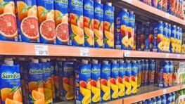 Ces jus de fruits vendus chez Carrefour et Leclerc font l’objet d’un rappel urgent