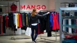 Cette jupe Mango résout le casse-tête des tenues mi-saison avec élégance