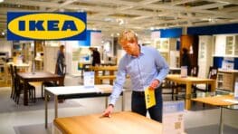 Cette table Ikea pratique et pas chère séduit de plus en plus de foyers