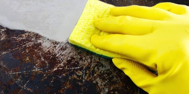 L'astuce magique pour éradiquer la graisse des poêles sans vinaigre ni bicarbonate