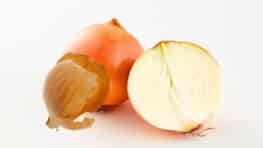 L'incroyable pouvoir culinaire de la peau d'oignon que tout le monde ignore