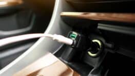 Ne branchez plus jamais ces accessoires sur le port USB de votre voiture