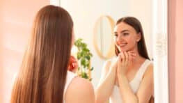 Vous avez l'habitude de parler tout seul ? Ce que cela signifie selon la psychologie