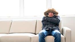 Ce geste qui vient d'Angleterre sans travaux ni achat réduit votre facture d'électricité