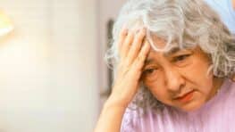 Cette erreur d'hygiène très courante chez les 65 ans et plus, les dermatologues alertent