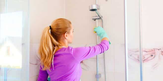 Cette méthode d'un expert pour rendre votre paroi de douche comme neuve