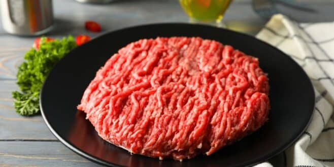 Des steaks hachés et de la viande rappelés d'urgence pour risque de blessure, les enseignes concernées