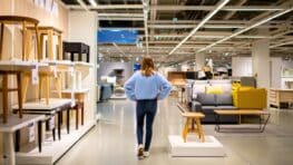 Ikea dévoile une table pliante ingénieuse à petit prix pour les petits espaces