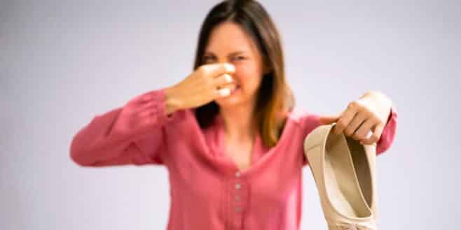 Le geste tout simple qui permet de venir à bout de chaussures qui puent en un instant