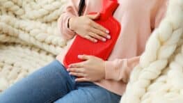 Vous ne devez jamais remplir votre bouillotte avec de l'eau bouillante et voici pourquoi