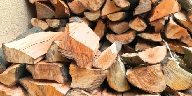 Bois de chauffage : ce simple détail de stockage change tout pour votre poêle