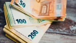 Livret A : pourquoi de plus en plus de Français vident leur compte épargne ?