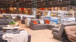 Maisons du Monde va éblouir votre salon avec 4 canapés confortables à moins de 500 €