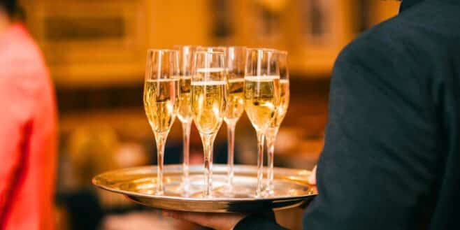 Mettre une cuillère dans une bouteille de champagne permet réellement de conserver les bulles ?