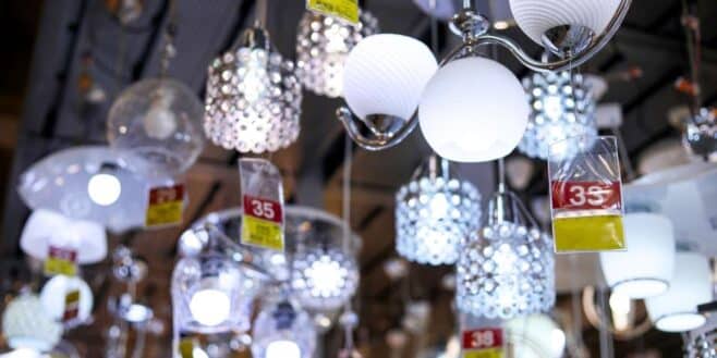 Déco : la lampe donuts iconique d’IKEA revient et elle a changé