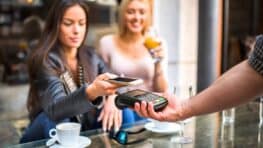 Paiement sans contact : cette nouvelle arnaque peut vider vos comptes bancaires en quelques secondes