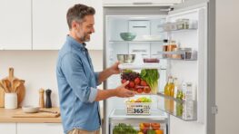 Tuxboard - IKEA : cet accessoire à 4 € double l'espace de rangement dans votre frigo