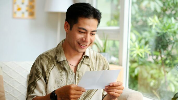 La Banque Postale reste à 0 € quand les frais de compte bondissent de 5,9 % en 2026