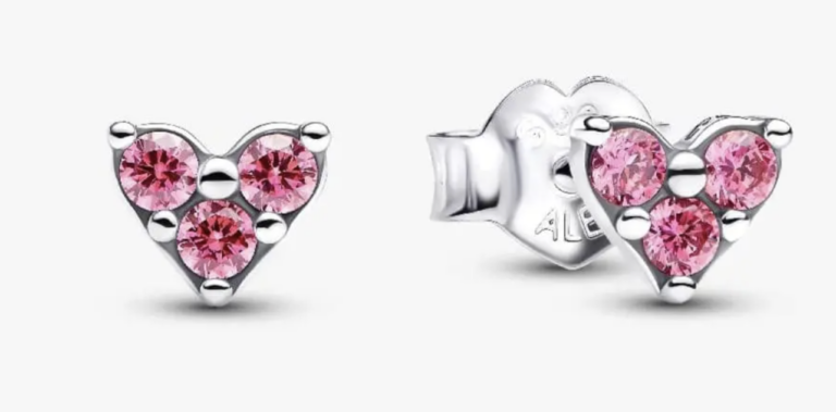 Pandora sublime votre visage avec ces boucles d'oreilles en argent