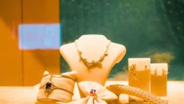 Pandora : toutes les femmes élégantes s'arrachent ces boucles d'oreilles en perles