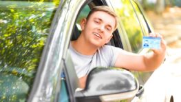 Permis de conduire : les auto-écoles réclament ce changement urgent pour réduire vos délais