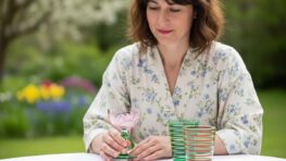 Tuxboard - Gifi vend ce verre à pied floral à 1,99 euro et transforme votre table sans vider votre budget