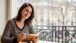 Tuxboard - Prénoms fille 2026 : les 20 prénoms doux et mélodieux qui séduisent les futurs parents