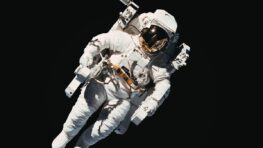Artemis II : un médecin de l'UCLA alerte sur les risques du rayonnement cosmique pour les quatre astronautes