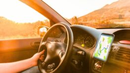 TOM by TomTom remplace Waze pour les conducteurs de voitures électriques en longs trajets