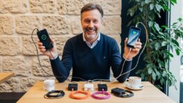 Tuxboard - 33 smartphones testés en même temps : le vainqueur du classement recharge n'est pas celui qu'on croit