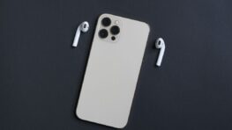 «Apple veut que l'iPhone 18 Pro reste connecté même dans une poche» : la fin des zones blanches se précise