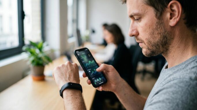 Tuxboard - Fini le Google Fitbit Air pour tout le monde : ces 5 bracelets connectés font mieux selon votre profil