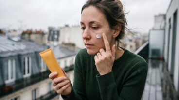 Tuxboard - J'ai trouvé cette crème solaire Mixa à 7,49 € chez Action et elle protège la peau des rides même par temps couvert