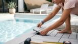 Tuxboard - Fini les pieds brûlés autour de la piscine : ce que les grands hôtels font depuis des années change tout en un après-midi