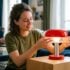 Tuxboard - Cette lampe IKEA à 16,99 € donne à un salon ordinaire un cachet vintage que tout le monde remarque