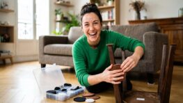 Tuxboard - Fini les rayures sur le parquet quand on bouge les meubles : ce lot de 117 patins en feutre à 2,98 euros chez Action change tout