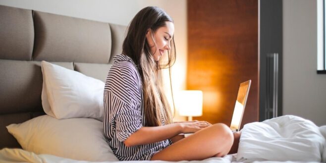 Cette avocate brillante cache ses TOC à tous ses clients sur Netflix jusqu'au jour où tout s'effondre