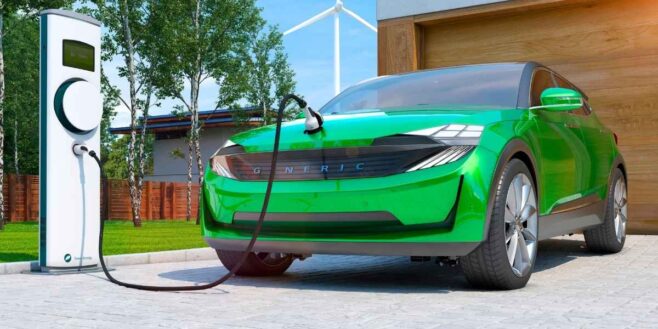 Cette citadine BYD à 23 990 euros tient 1040 km avec une seule charge et s'attaque aux Clio et 208