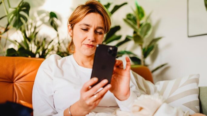 Fini les jongleries entre vos comptes WhatsApp sur iPhone : cette nouveauté change enfin la donne