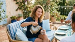 Tuxboard - « Mes invités ne voulaient plus rentrer » : la collection éphémère Maisons du Monde qui transforme une terrasse en coin de French Riviera