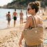 Tuxboard - Ce sac de plage tressé à 4,95€ chez Action rivalise avec les modèles East-West vus chez Miu Miu