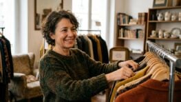 Tuxboard - Emmaüs déploie ses boutiques-appartements et devient l'enseigne de seconde main qui fait trembler le discount d'ici 2026