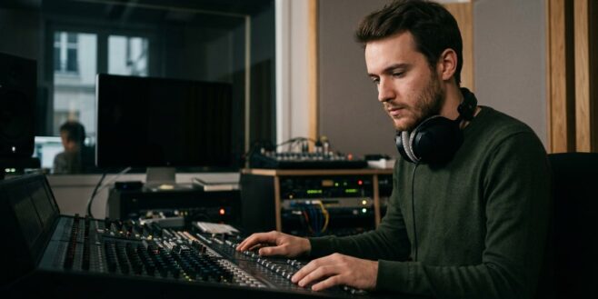 Tuxboard - Netflix rachète la société de Ben Affleck pour 587 millions de dollars pour révolutionner sa post-production