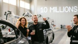 Tuxboard - Tesla franchit les 10 millions de véhicules produits, un exploit qui force le respect
