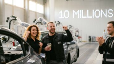 Tuxboard - Tesla franchit les 10 millions de véhicules produits, un exploit qui force le respect