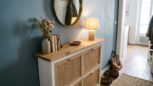 Tuxboard - Ce hack IKEA transforme un range-chaussures à 129€ en console chic pour l'entrée