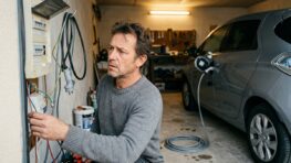 Tuxboard - Cette borne de recharge à domicile à moins de 100€ qu'aucun électricien n'acceptera